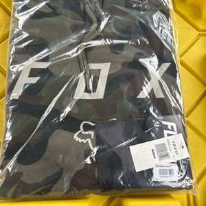 Fox racing men’s pull over hoodie MD